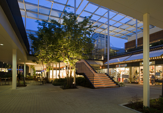 若葉ケヤキモール