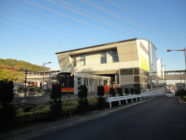 中央大学・明星大学駅