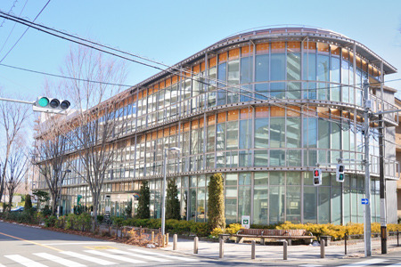 日野市立多摩平図書館