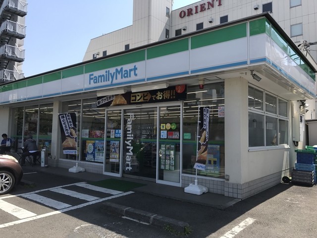 ファミリーマート河辺駅北口店